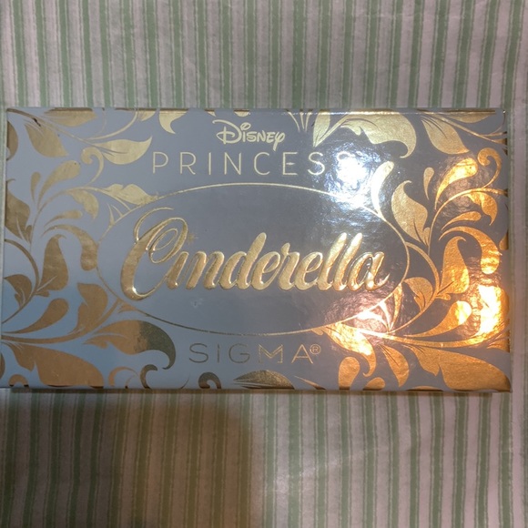 LE Sigma Cinderella Blush and Highlight Duo - Picture 2 of 3